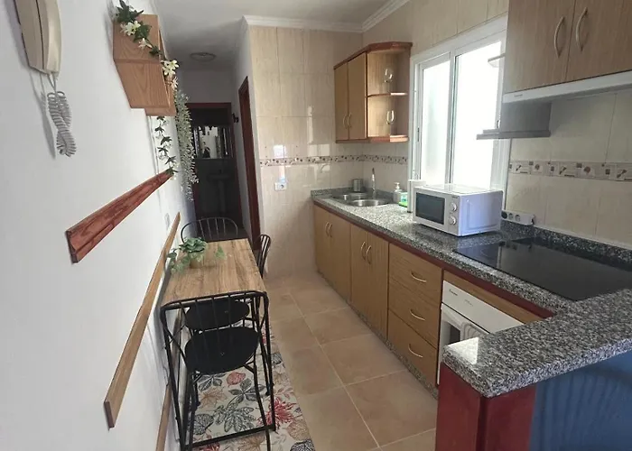 Acogedor Atico Con Terraza En Apartman