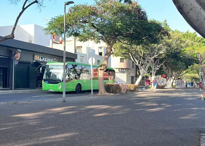 Acogedor Atico Con Terraza En *