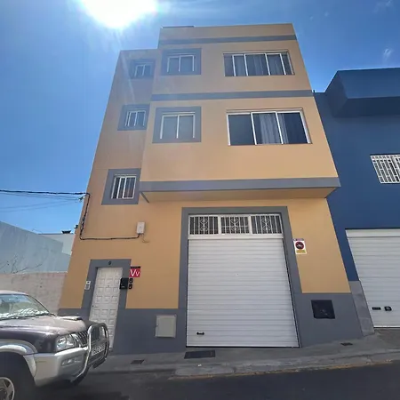 Acogedor Atico Con Terraza En * La Laguna (Tenerife)